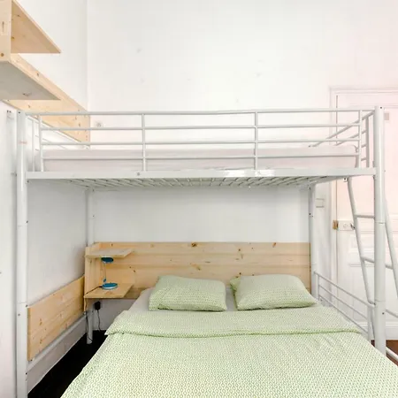 Glamorgan Albergue