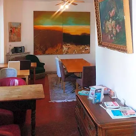 Glamorgan Hostel Antibes