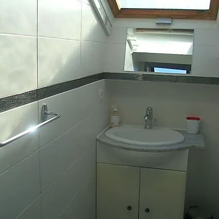 Glamorgan Hostel *