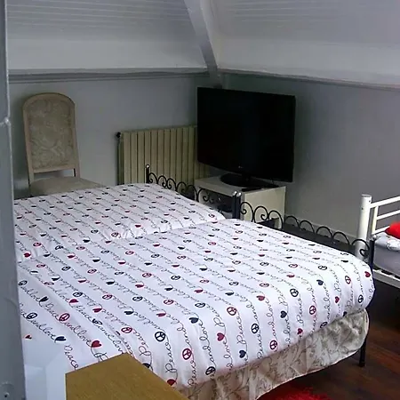 Glamorgan Hostel *