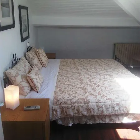 Glamorgan Hostel *