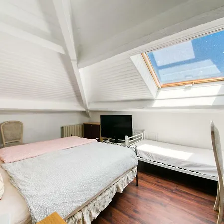 Glamorgan Hostel *