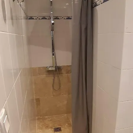Hostel Glamorgan