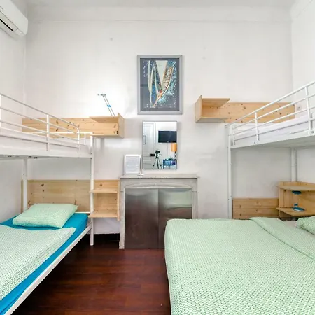 Hostel Glamorgan
