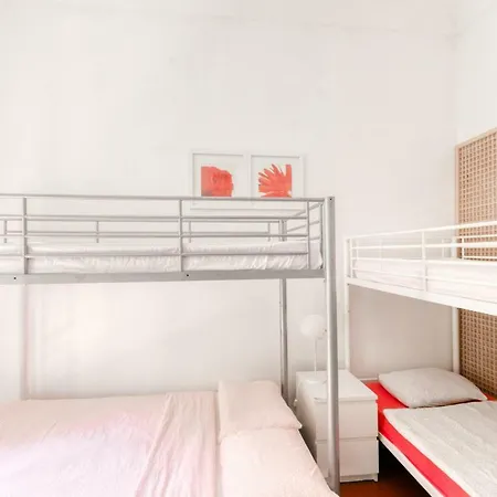 Glamorgan Hostel *
