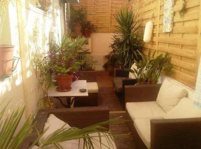 Glamorgan Хостел *